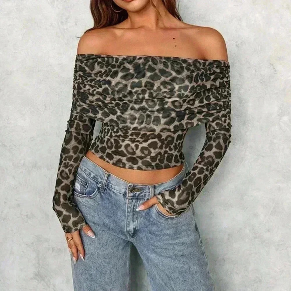 Multicolor Casual Women's Leopard Print Off-Shoulder Form-Fitting Top - Picture 1 of 5